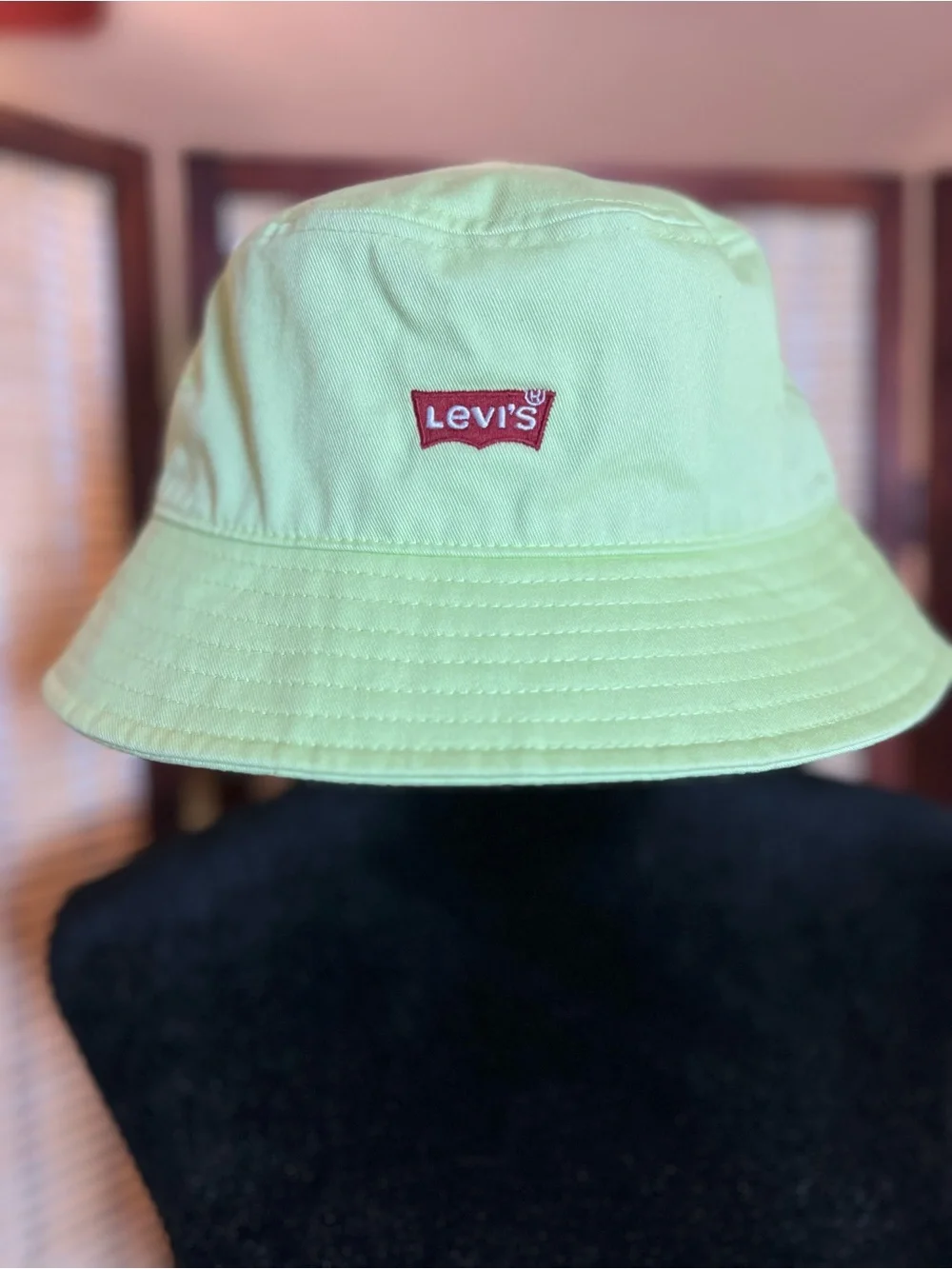 Levi’s Lime Green Bucket Hat Size M 🍋‍🟩